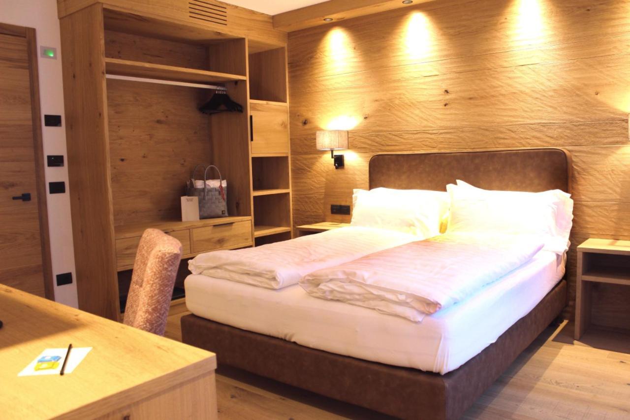 Hotel Li Anta Rossa Livigno Exterior photo